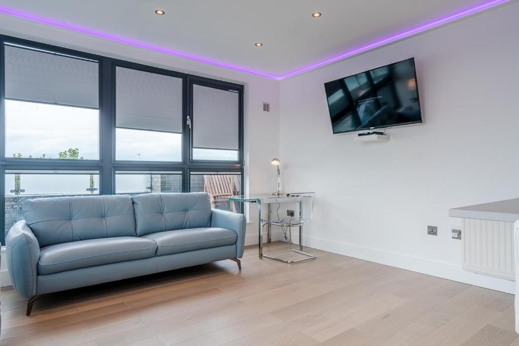 Central Penthouse With Hot Tub & Views 23 Cheltenham Dış mekan fotoğraf