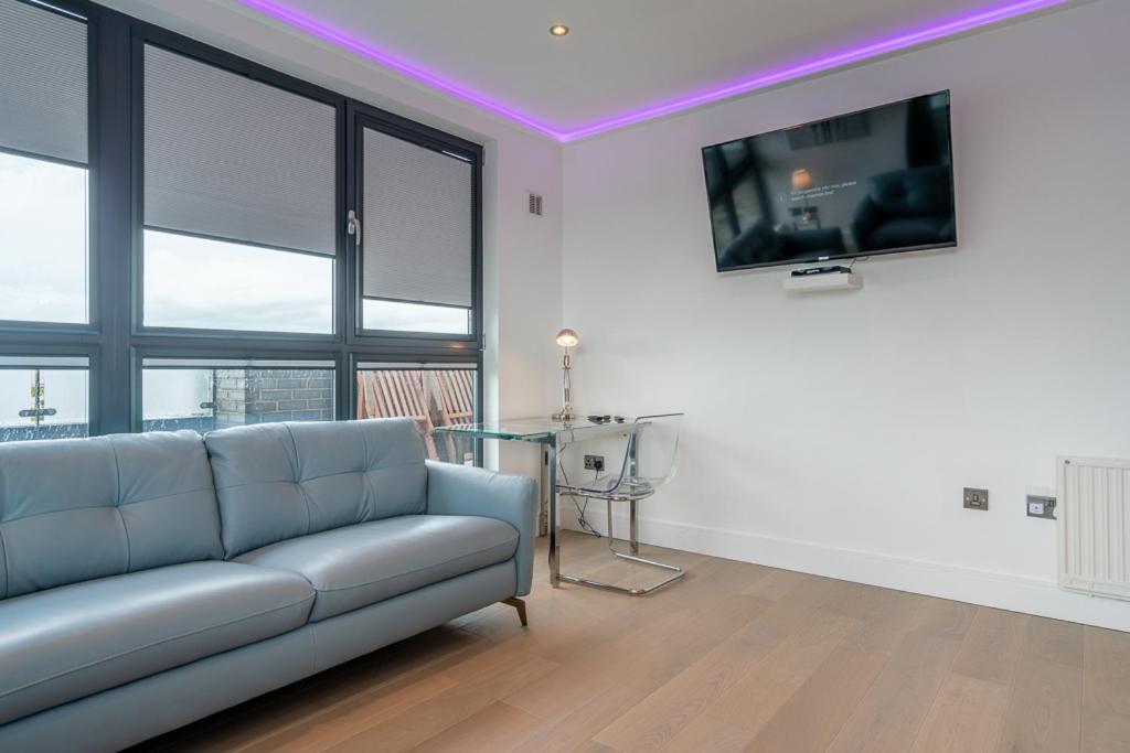 Central Penthouse With Hot Tub & Views 23 Cheltenham Dış mekan fotoğraf
